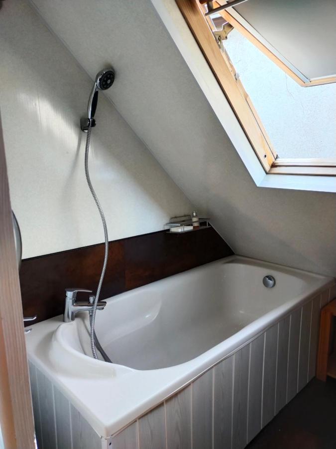 Chambrecosy Salle De Bain Privee Quimper Exterior photo